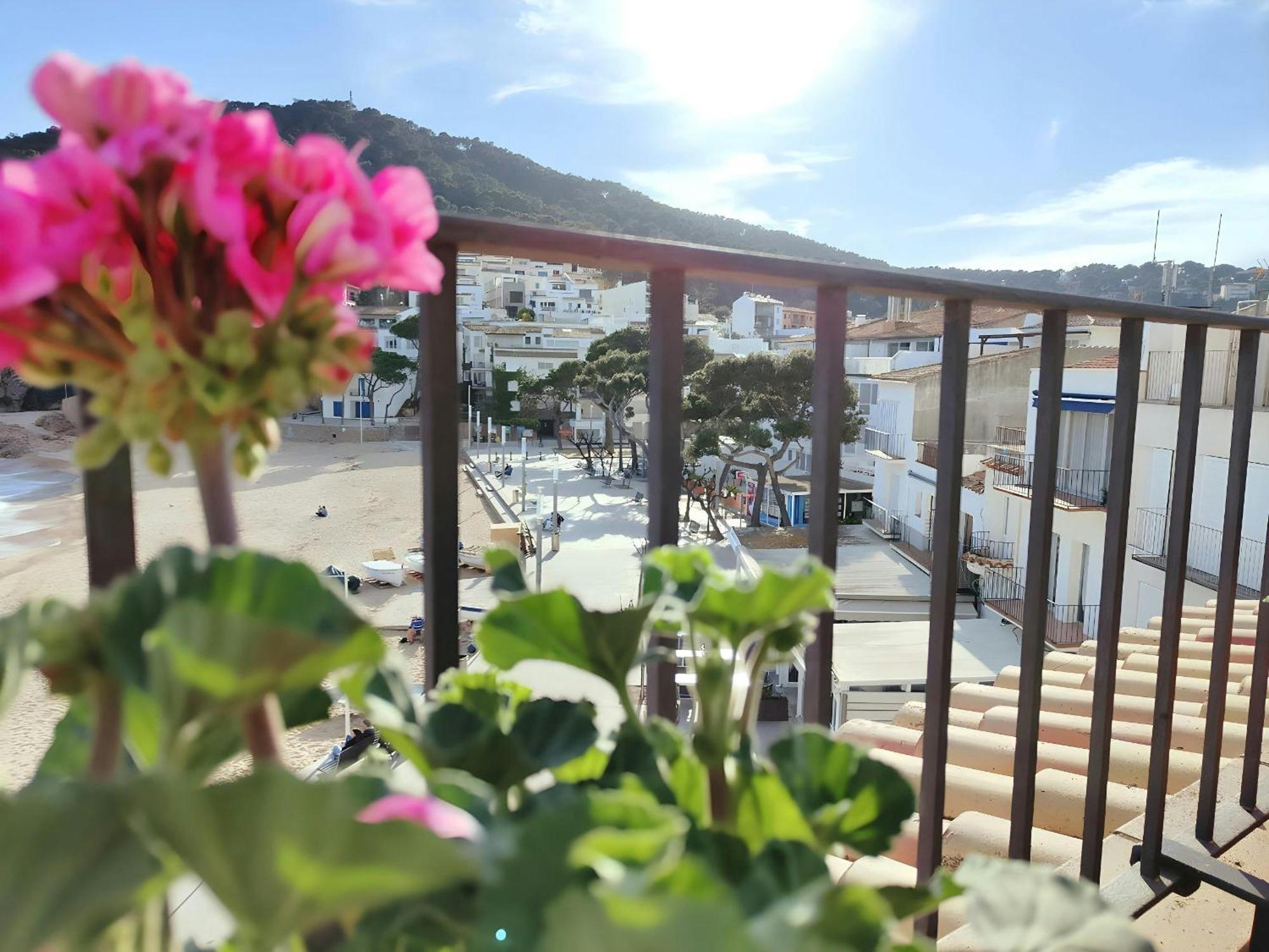 Tamariu Platja - Penthouse On Passeig Del Mar. Apartman Kültér fotó